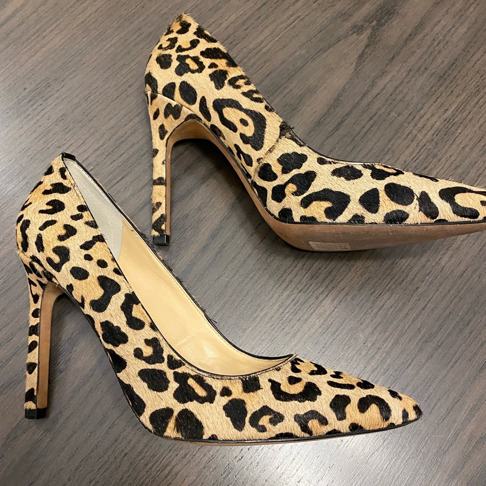 Ivanka Trump leather stiletto pumps heels leopard animal print shoes size 8 EUC